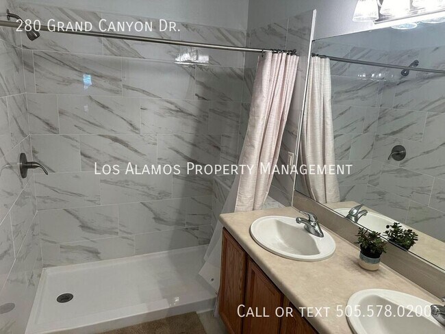 Building Photo - 280 Grand Canyon Dr