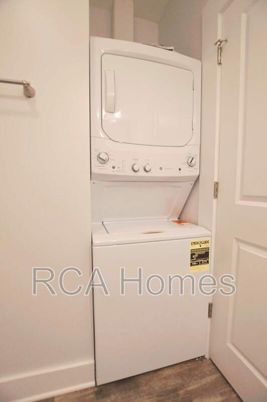 Building Photo - 1112 Pleasant St