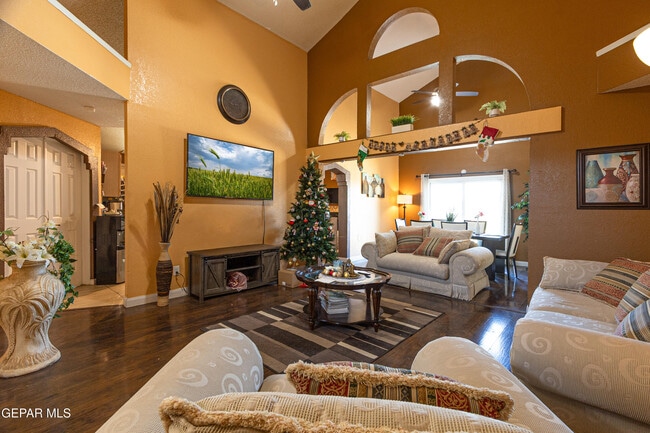 Building Photo - 1123 Night Hawk Dr