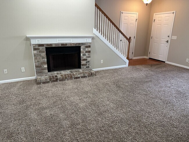 Building Photo - 7 Crossings Dr