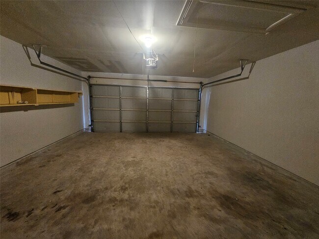 Building Photo - 23506 Hidden Maple Dr