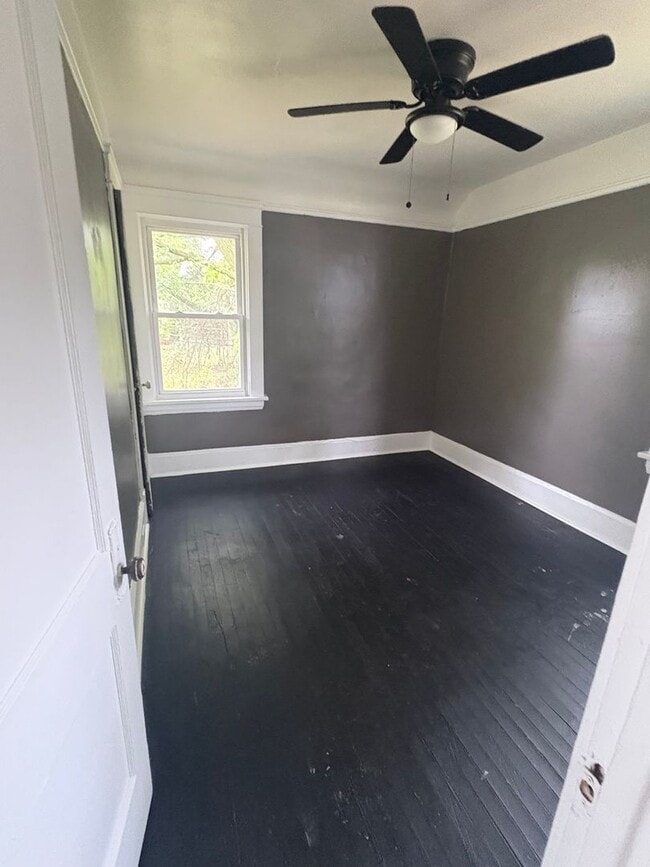 Building Photo - Renovated 3 bedroom house