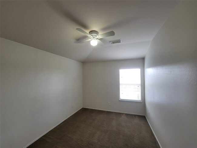 Building Photo - 2410 Lakecrest Village Ct