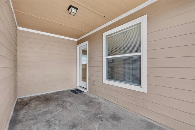 Building Photo - 13528 Briarcreek Loop
