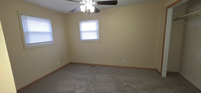 Building Photo - 3 Bedroom! All Brick! Garage!  $995!