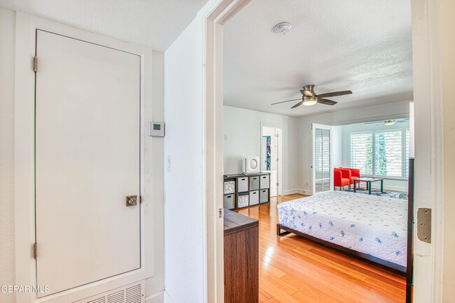 Building Photo - 6205 Brisa Del Mar Dr