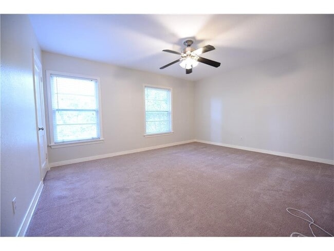 Building Photo - 6357 Oriole Dr