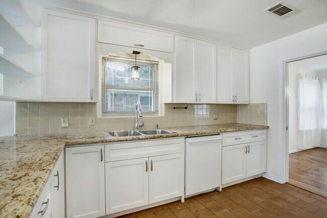 Building Photo - 3807 Murworth Dr