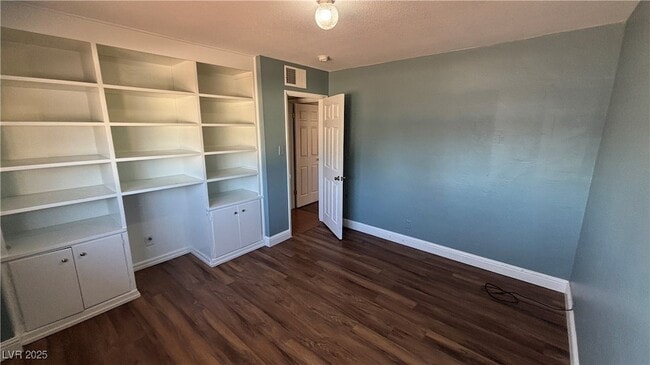 Building Photo - 1516 Houssels Ave