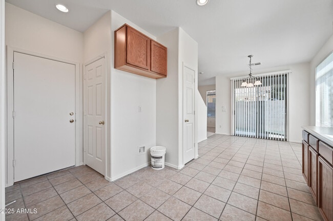Building Photo - 2513 E Flintlock Pl