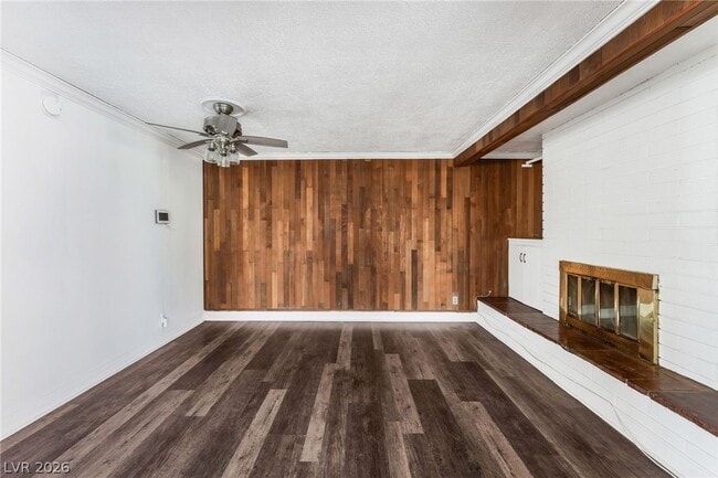 Building Photo - 1828 Hassett Ave