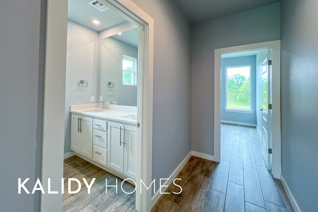 Building Photo - 17859 Salem Rd