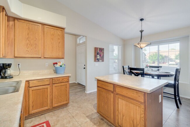 Building Photo - 1116 S Ironwood Ct