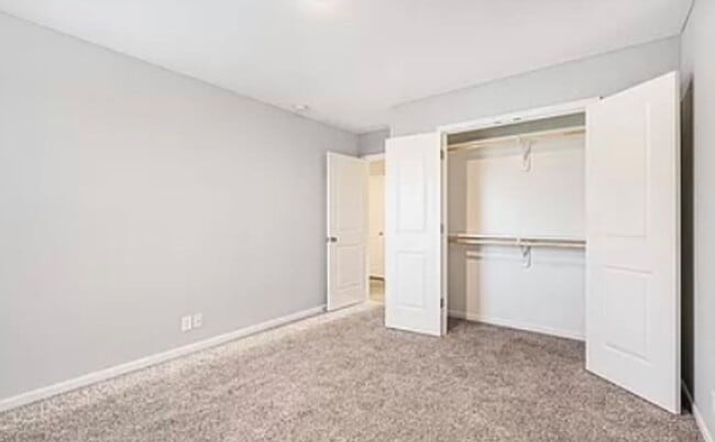Building Photo - 705 Poplar Cir