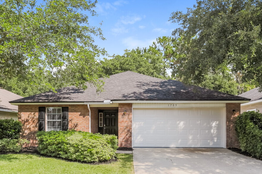 Primary Photo - 1703 Canopy Oaks Dr