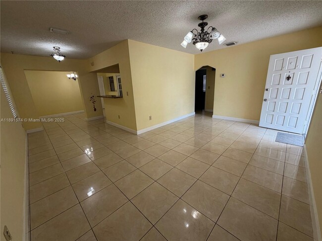 Building Photo - 255 SW 60th Ave