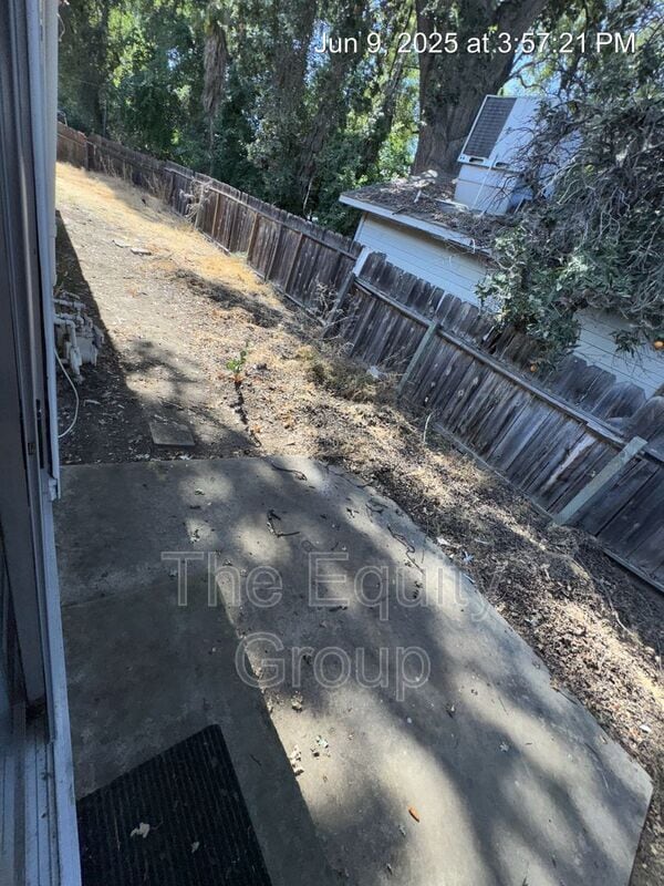 Building Photo - 207 S Linwood Ave
