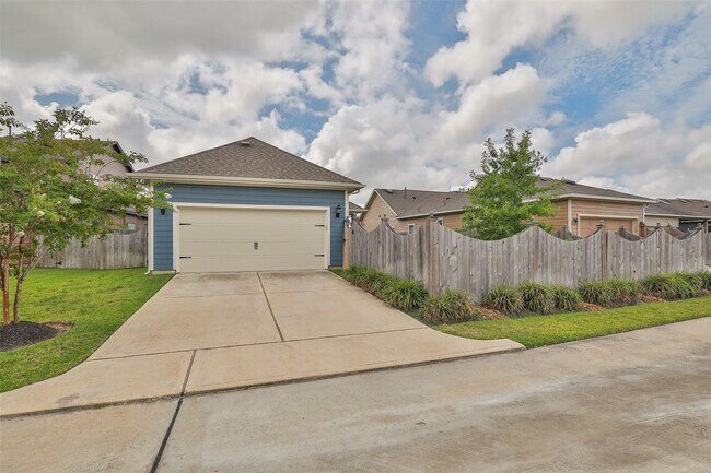 Building Photo - 18506 Gunda Heights Dr