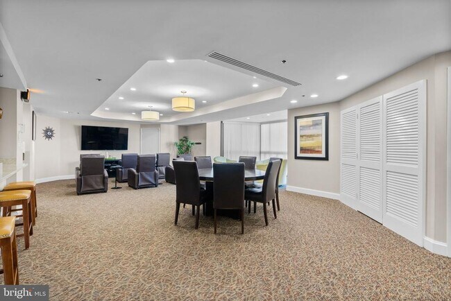 Building Photo - 900 N Stafford St