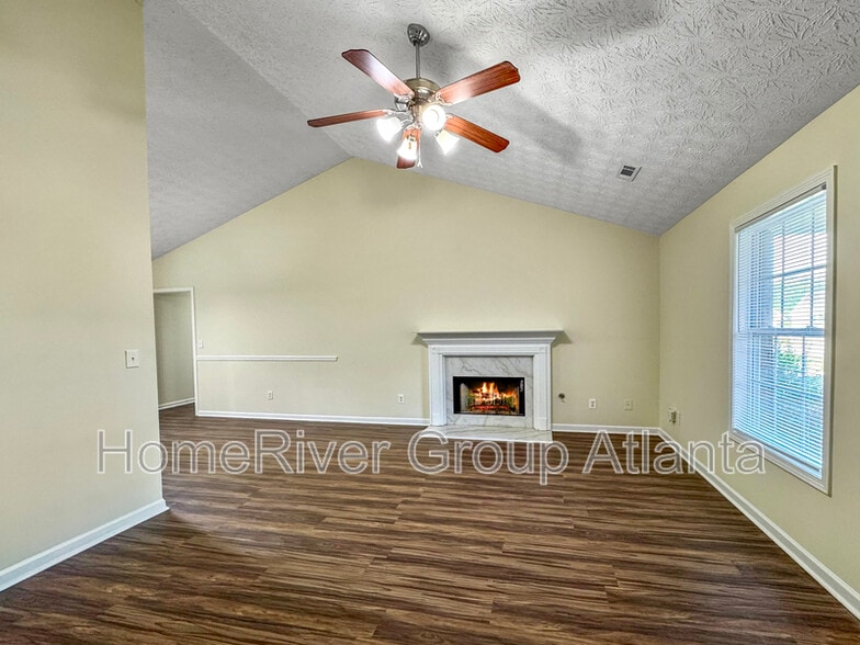 Building Photo - 406 Invector Ct
