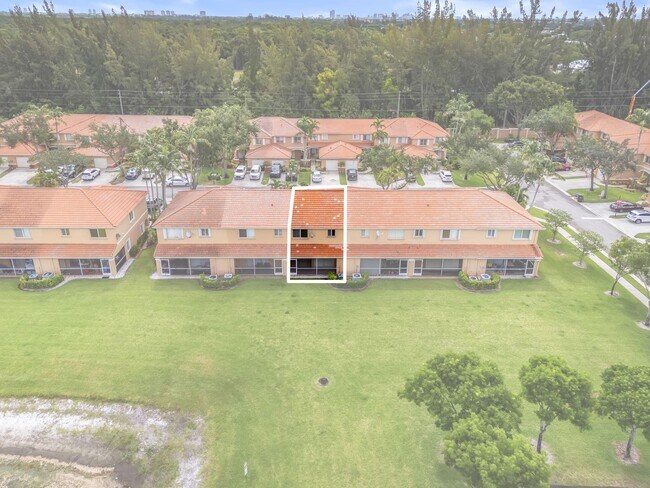 Building Photo - 3047 Waddell Ave