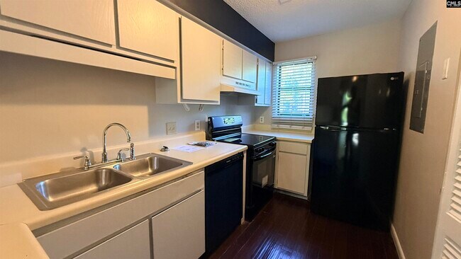 Building Photo - 405-B Harbison Blvd
