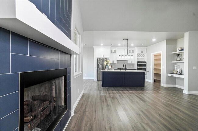 Building Photo - 4715 White Tail Ct