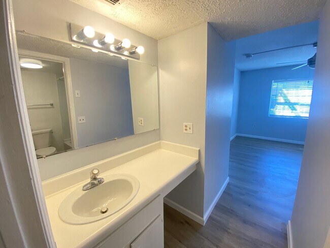 Building Photo - 551 Flemming Way