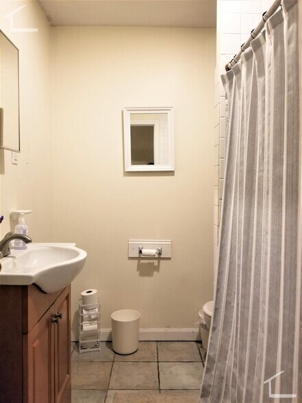 Building Photo - 316 Saint Paul St