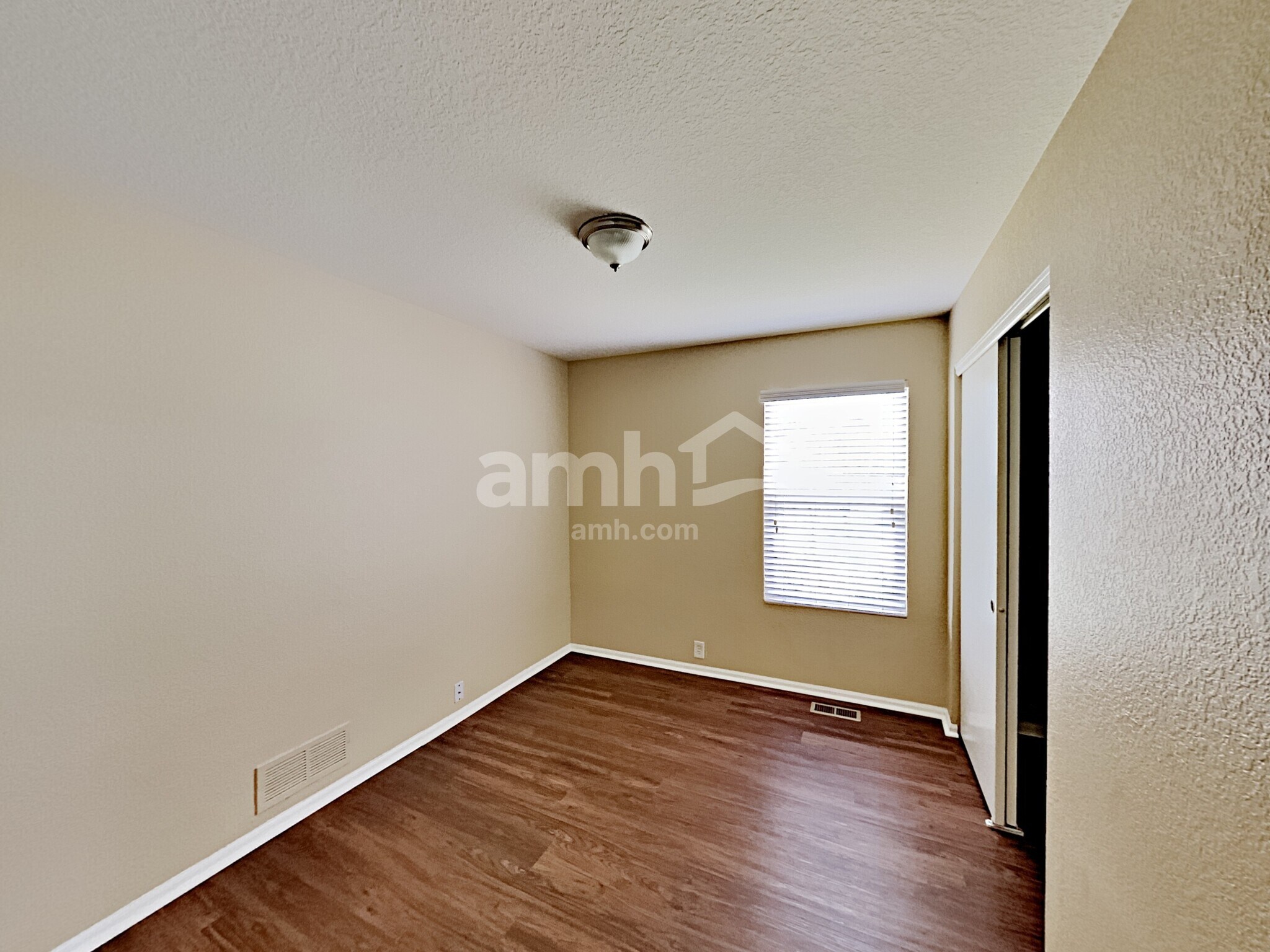 Building Photo - 394 Tumbleweed Dr