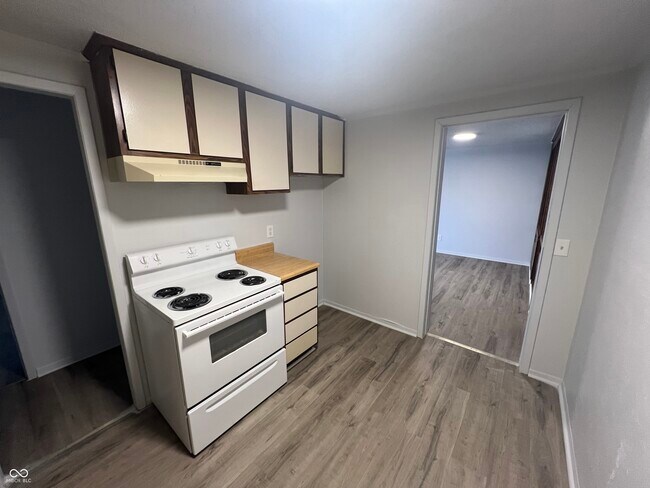 Building Photo - 2000 Indianapolis Rd