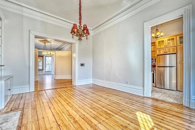 Building Photo - 654 Tremont St