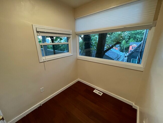 Office - 1817 SW Cable Ave