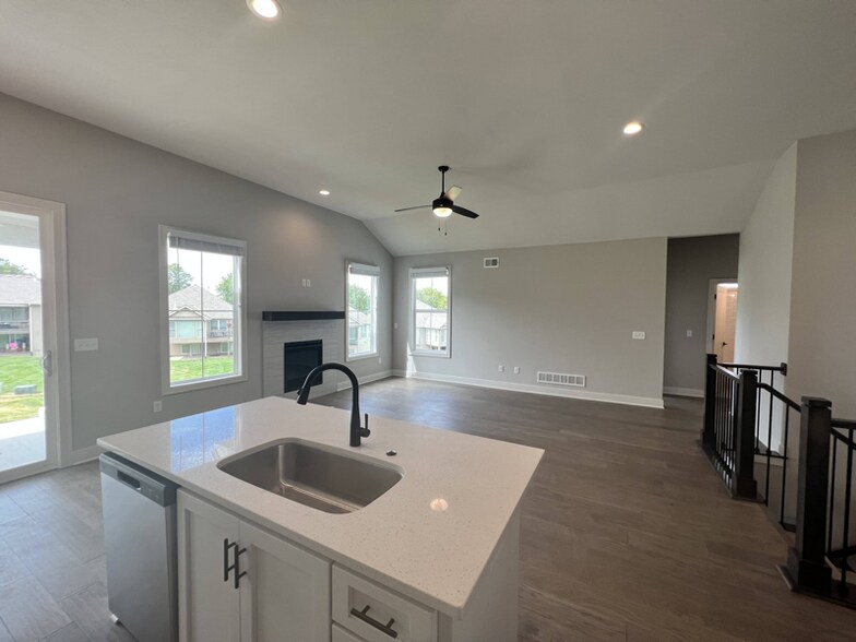 Building Photo - 1299 SW Heartwood Dr