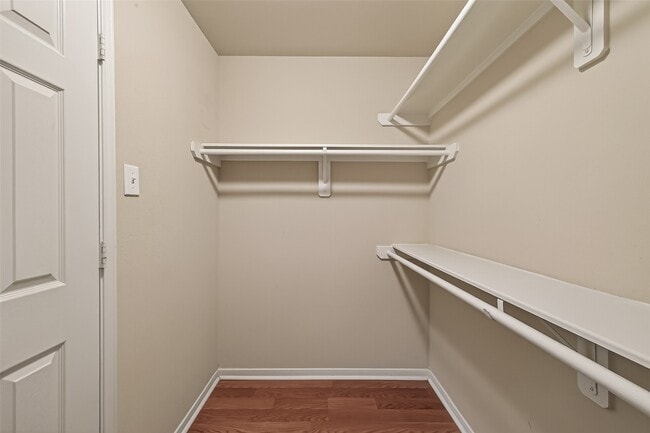 Building Photo - 926 Dracena Ct