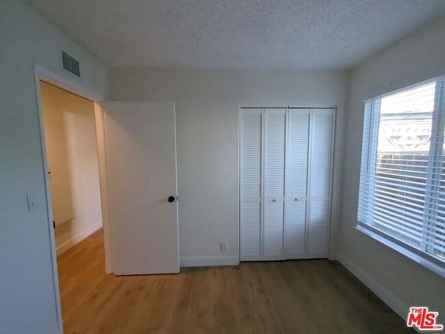 Building Photo - 6656 Swan St