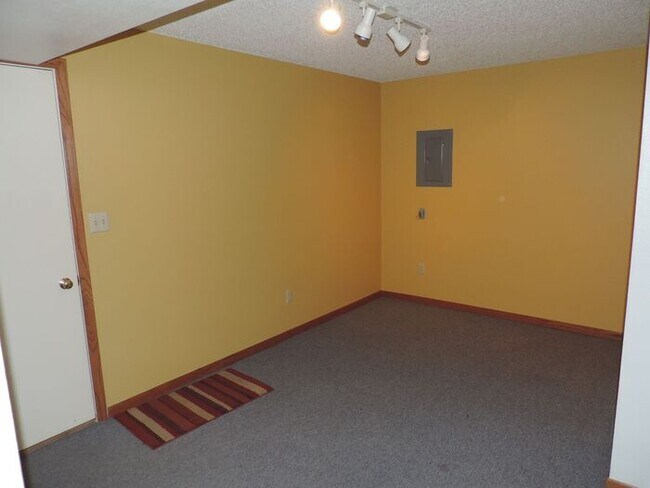 Building Photo - 1206 Mormon Trek Blvd