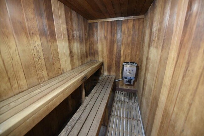 Building Photo - 2860 S Ocean Blvd