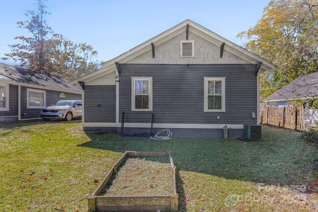 Building Photo - 813 E 35th St