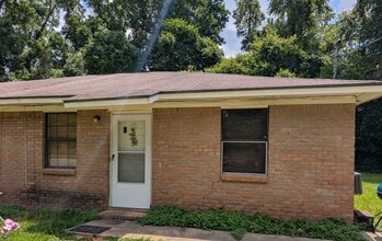 Building Photo - 711-2 S RANGE