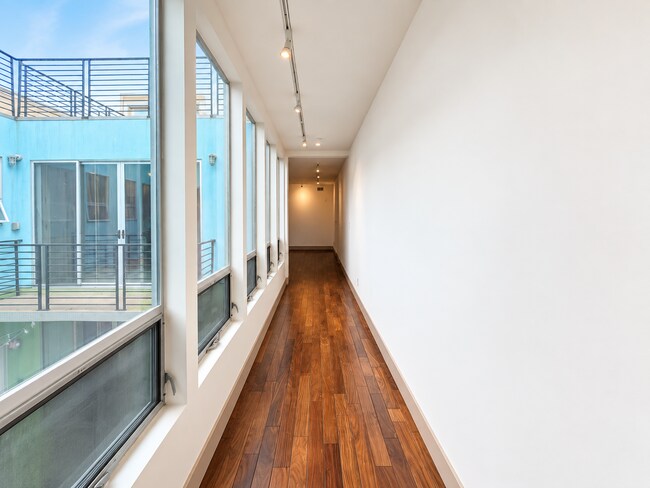 Building Photo - 2863 California St