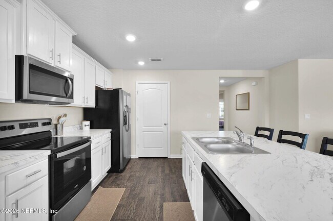 Building Photo - 65343 River Glen Pkwy