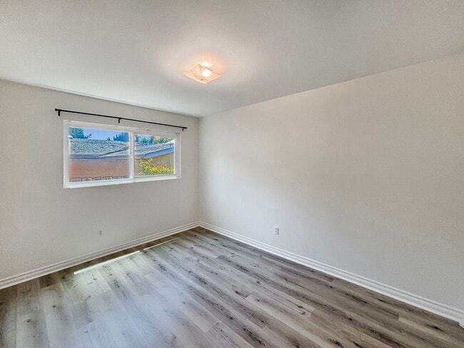 Building Photo - Beautiful 5BD/3BA House Near SDSU W/ W/D, ...