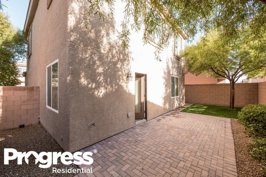 Building Photo - 9333 Flowering Tulip Ave