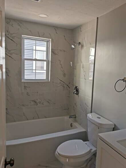 Building Photo - 11 Willet St