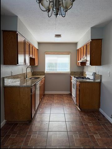 Building Photo - 1606 Dove Dr