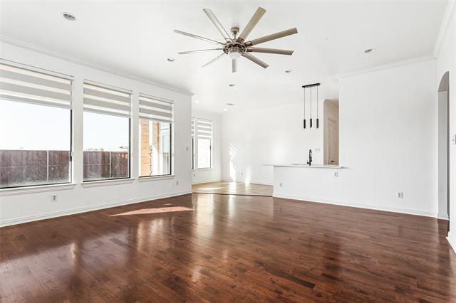 Building Photo - 2000 Le Mans Dr