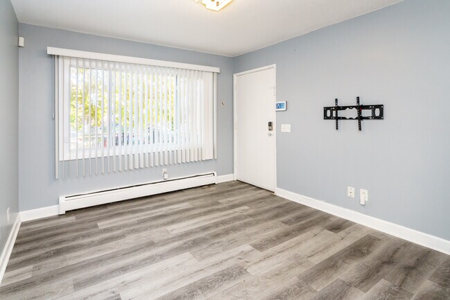 Building Photo - 3016 Pleasant Ave