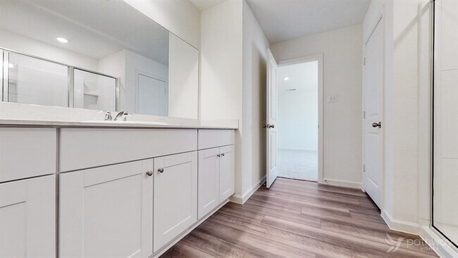 Building Photo - Move-in ready home in Fort Worth!