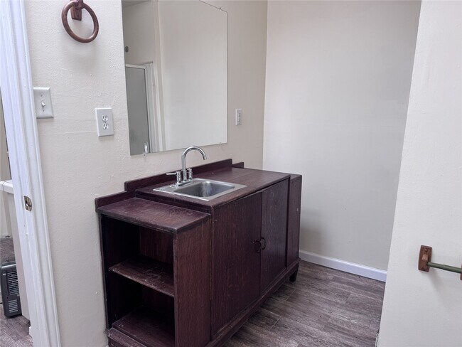 Building Photo - 16477 Piper Ln